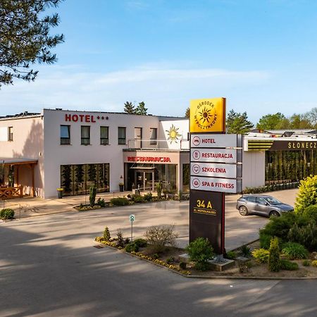 Hotel - Restauracja "Sloneczna" Jarocin Dış mekan fotoğraf